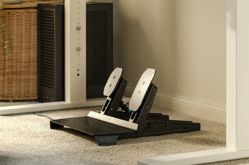 로지텍, 차세대 게이밍 레이싱 페달 ‘RS 페달’ 출시